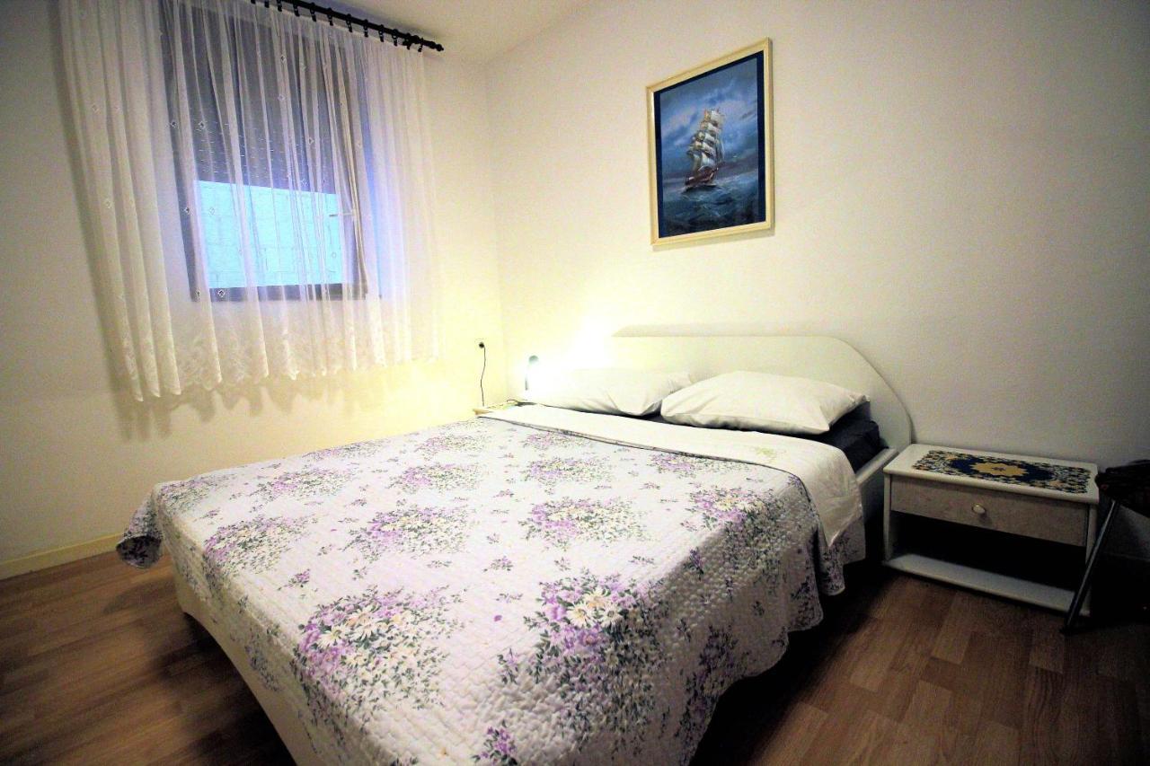 Apartment Leana Selce Exterior photo
