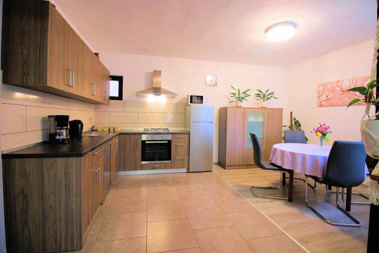 Apartment Leana Selce Exterior photo